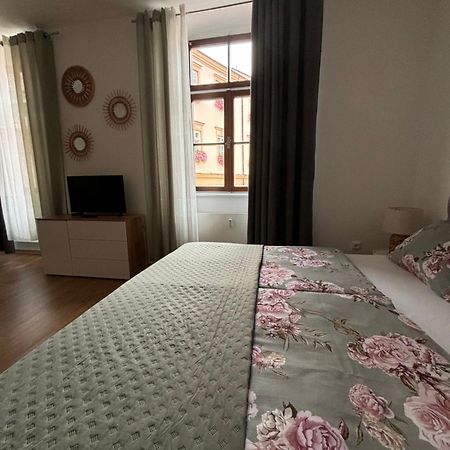 Penzion U Radnice , Byt 5 Znojmo Exteriér fotografie