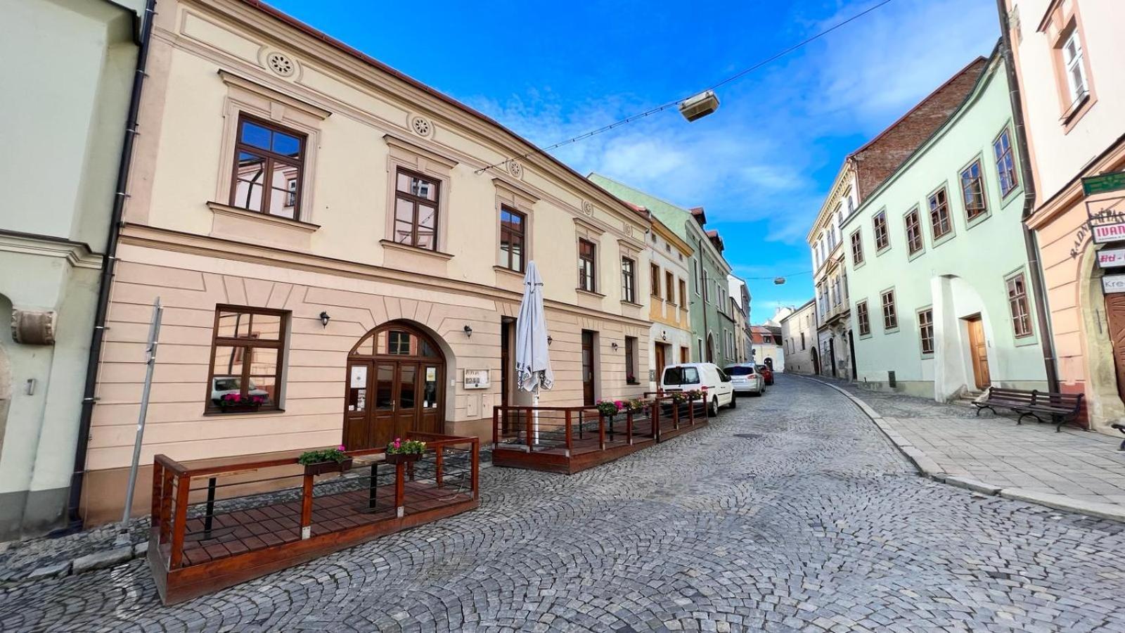 Penzion U Radnice , Byt 5 Znojmo Exteriér fotografie