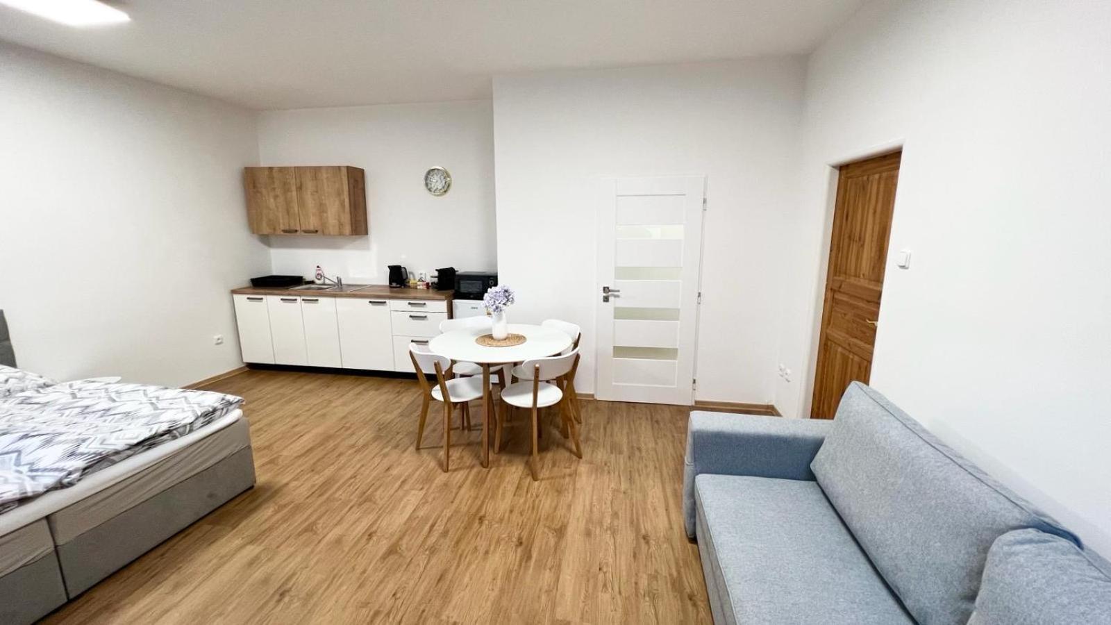 Penzion U Radnice , Byt 5 Znojmo Exteriér fotografie